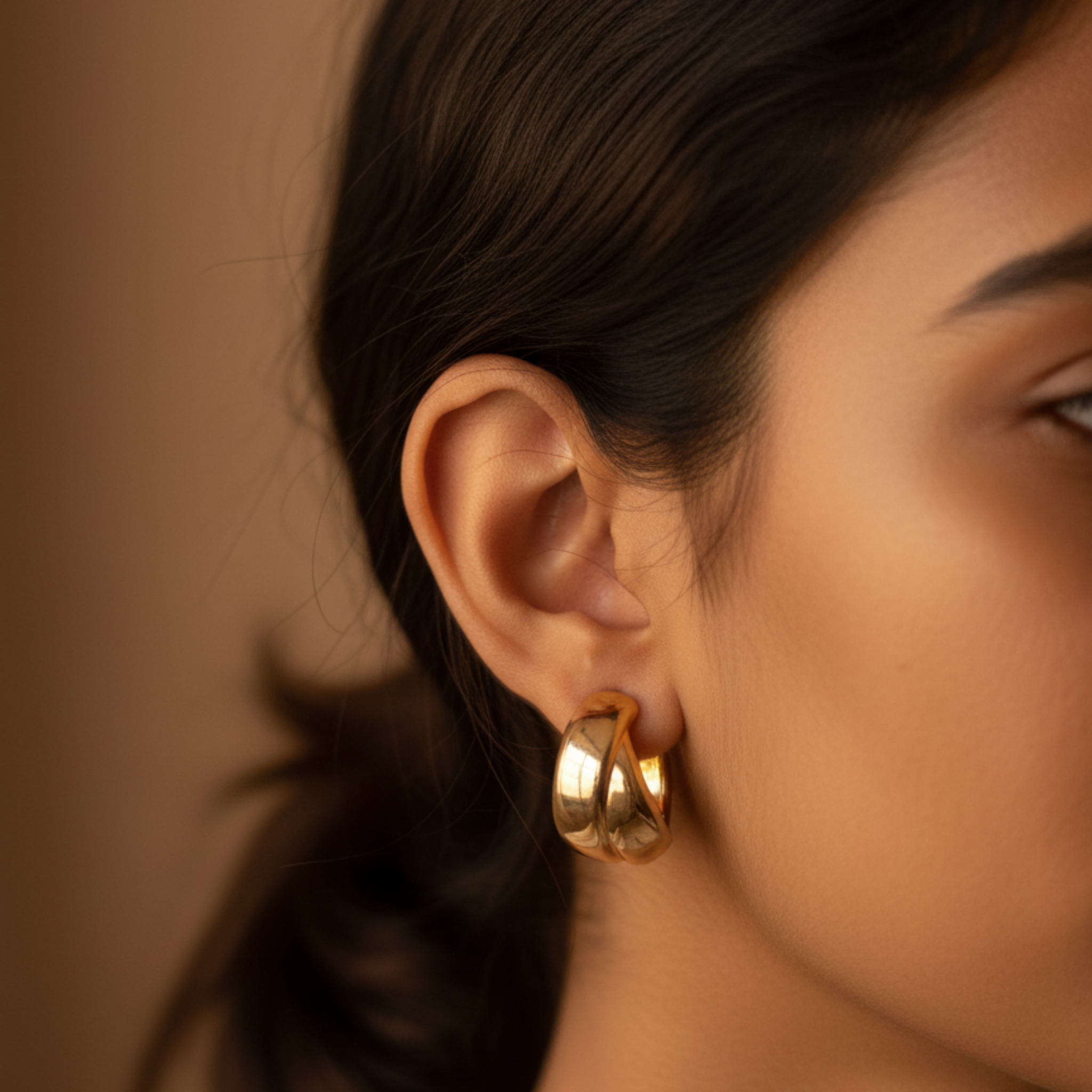 Chunky crossover hoop earrings