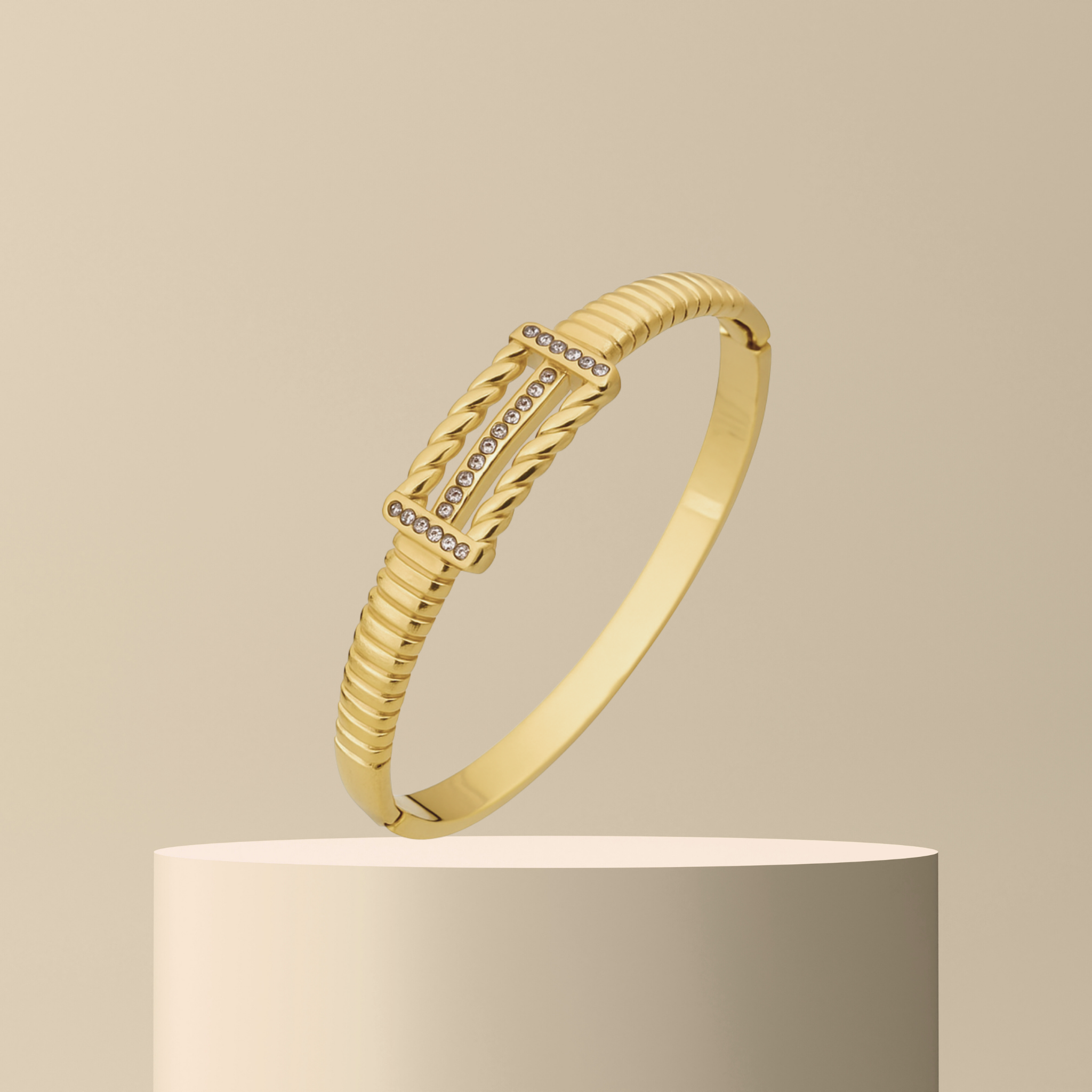 Elegant Gold-Plated Anti-Tarnish Bracelet with Crystal Detailing