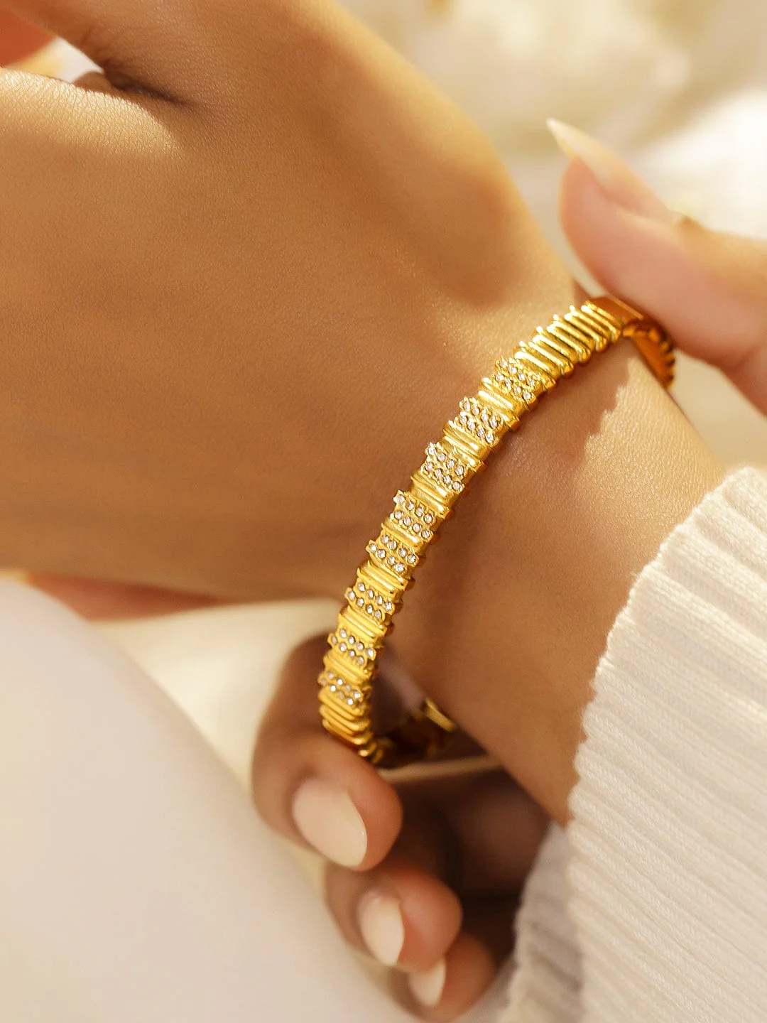 18K Gold-Plated Anti Tarnish Ribbed Stretch Design AD Stone Studded Bracelet